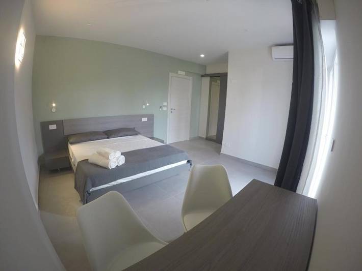 B&b per 2 persone, con Balcone e Terrazza nonché Giardino a Reggio di Calabria