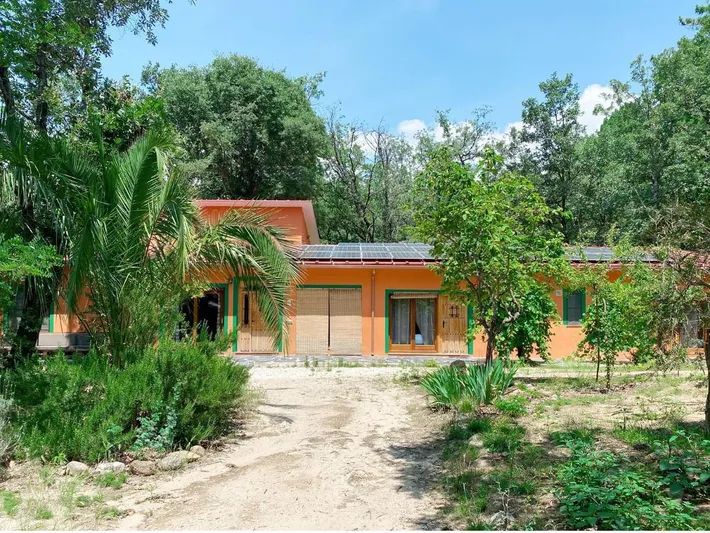 Hostal para 2 personas, con jardín además de terraza y vistas, Se admiten mascotas - 1