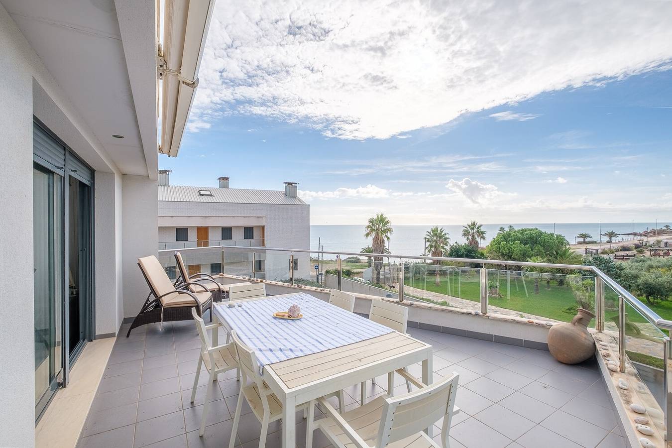 Apartamento entero, "Ático-dúplex Geniales Vistas al Mar" con piscina, vistas al mar y terraza in Vinaroz, Costa del Azahar