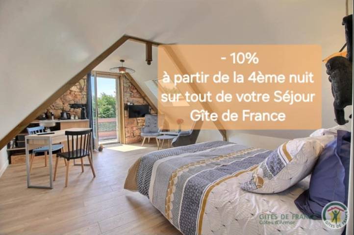 Location de vacances pour 2 personnes, avec Terrasse et Jardin à Ploumilliau