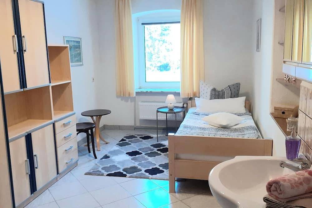 Ganze Wohnung, Gemütliche Ferienwohnung 125qm mit Grillmöglichkeit im Garten in Kirchenlamitz, Landkreis Wunsiedel im Fichtelgebirge