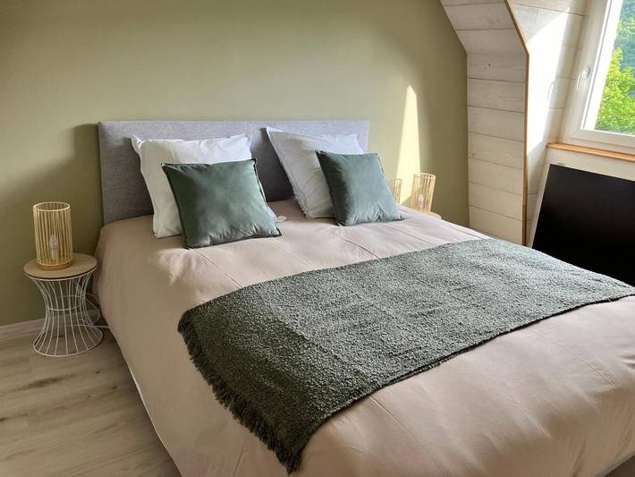 Location de vacances pour 2 personnes, avec vue et jardin à Le Falgoux - 3