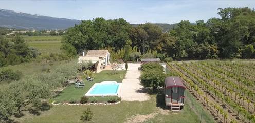 Gîte pour 6 personnes, avec piscine et terrasse à Modène