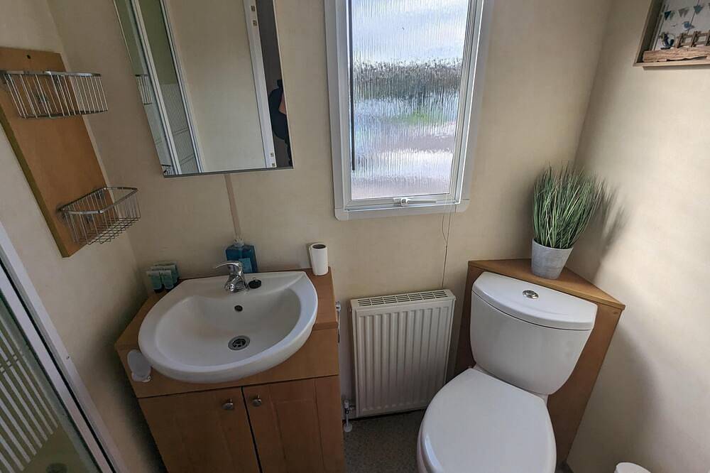 Beach House - Dog Friendly, Anderby Creek in Anderby, Lincolnshire