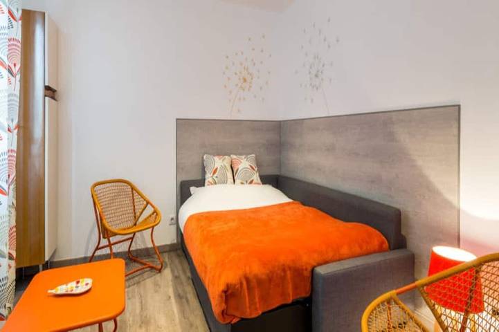 Entire apartment, Le Rhone - Apartment Lyon 7 with parking in Lyon, Lyon region