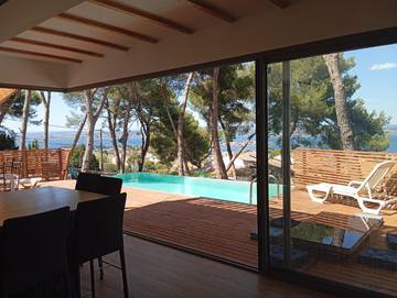 Villa pour 8 personnes, avec jardin et vue ainsi que vue sur le lac et piscine, animaux acceptés à Sète