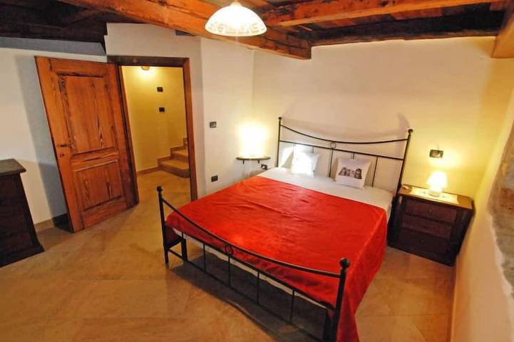 Gîte pour 2 personnes, avec jardin dans Fénis - 3