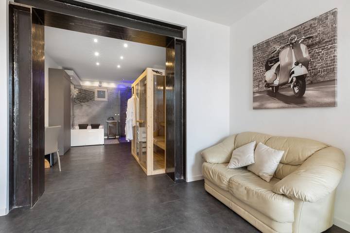 Ferienwohnung für 2 Personen, mit Sauna und Whirlpool sowie Garten in Garda - 2