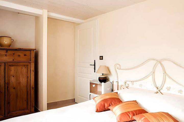 Gîte pour 6 personnes, avec piscine ainsi que jardin et terrasse à Redortiers - 2