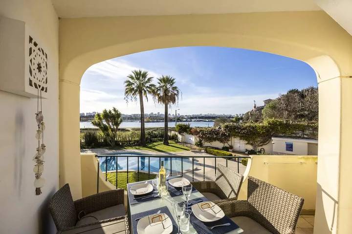Gîte pour 4 personnes, avec vue ainsi que piscine et balcon à Ferragudo - 4