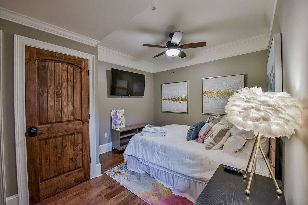 Ganze Wohnung, Big Al's Den -Walk to stadium, the strip, and Downtown Tuscaloosa! in Tuscaloosa, Tuscaloosa County