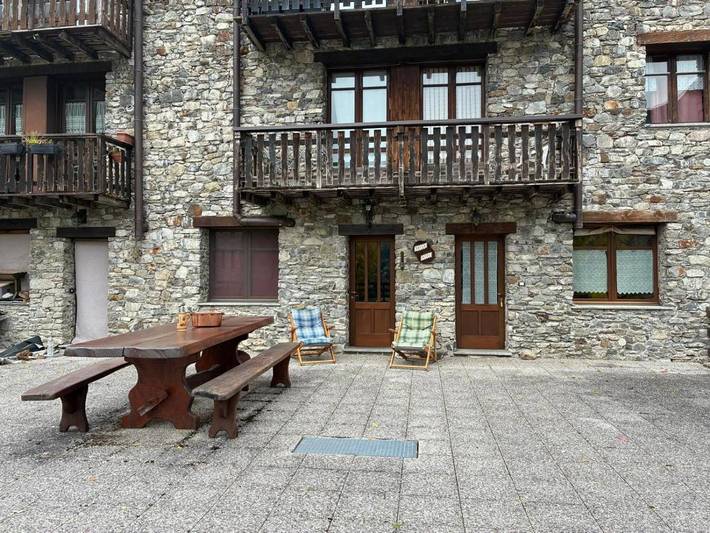 Gîte pour 6 personnes, avec vue ainsi que terrasse et jardin, animaux acceptés à Sondalo - 4