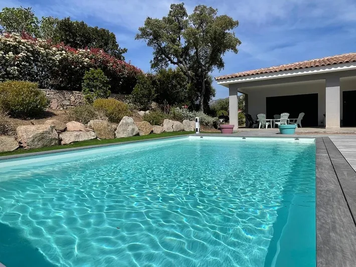 Chalet para 12 personas, con jardín y piscina - 1