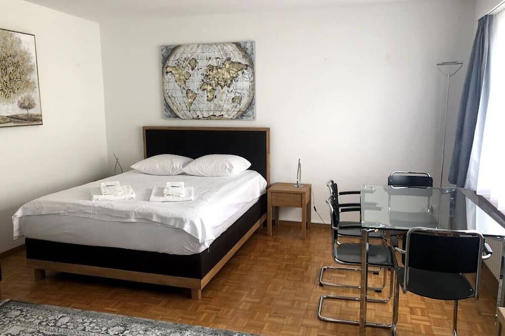 Entire apartment, Bright and quiet studio in the city center (Sky1) in Zurich, Zurich district