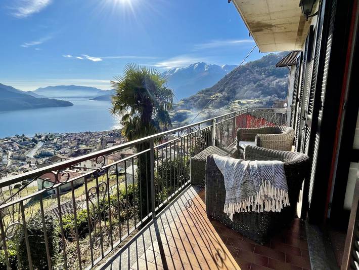 Apartment for 6 people, with garden and lake view in Lake Como