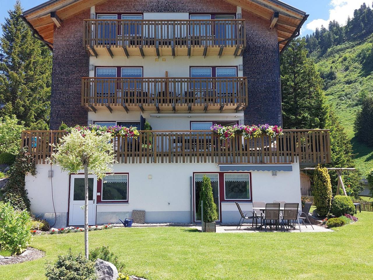 Ganze Ferienwohnung, Haus Annette - Top 3 Balkon & Bergblick in Schröcken, Bregenzerwald
