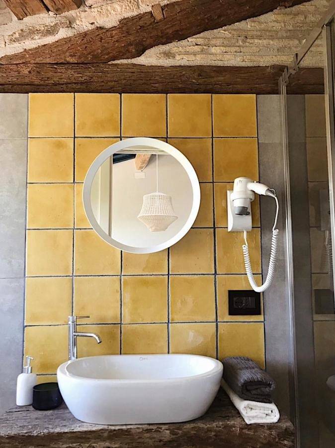 B&b per 4 persone, con Terrazza e Giardino nonché Panorama a Montecosaro