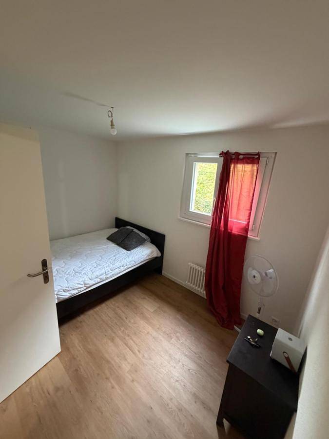 Gîte pour 5 personnes, avec Balcon et Terrasse à Peseux