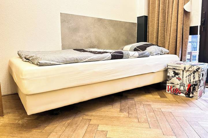 Ganze Wohnung, Spacious group accommodation for 12 people. Ideal for professionals or expats. in Friedeburg, Landkreis Wittmund