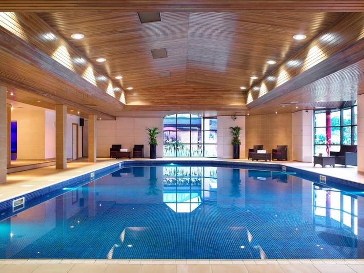 Hotel para 2 personas, con jacuzzi y sauna además de jardín y piscina - 1