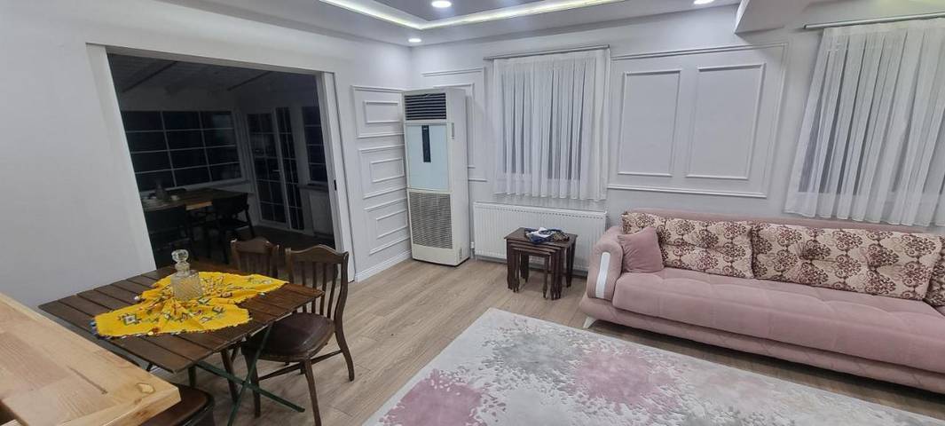 Apartamento de vacaciones para 15 personas, con vistas además de jardín y piscina - 1