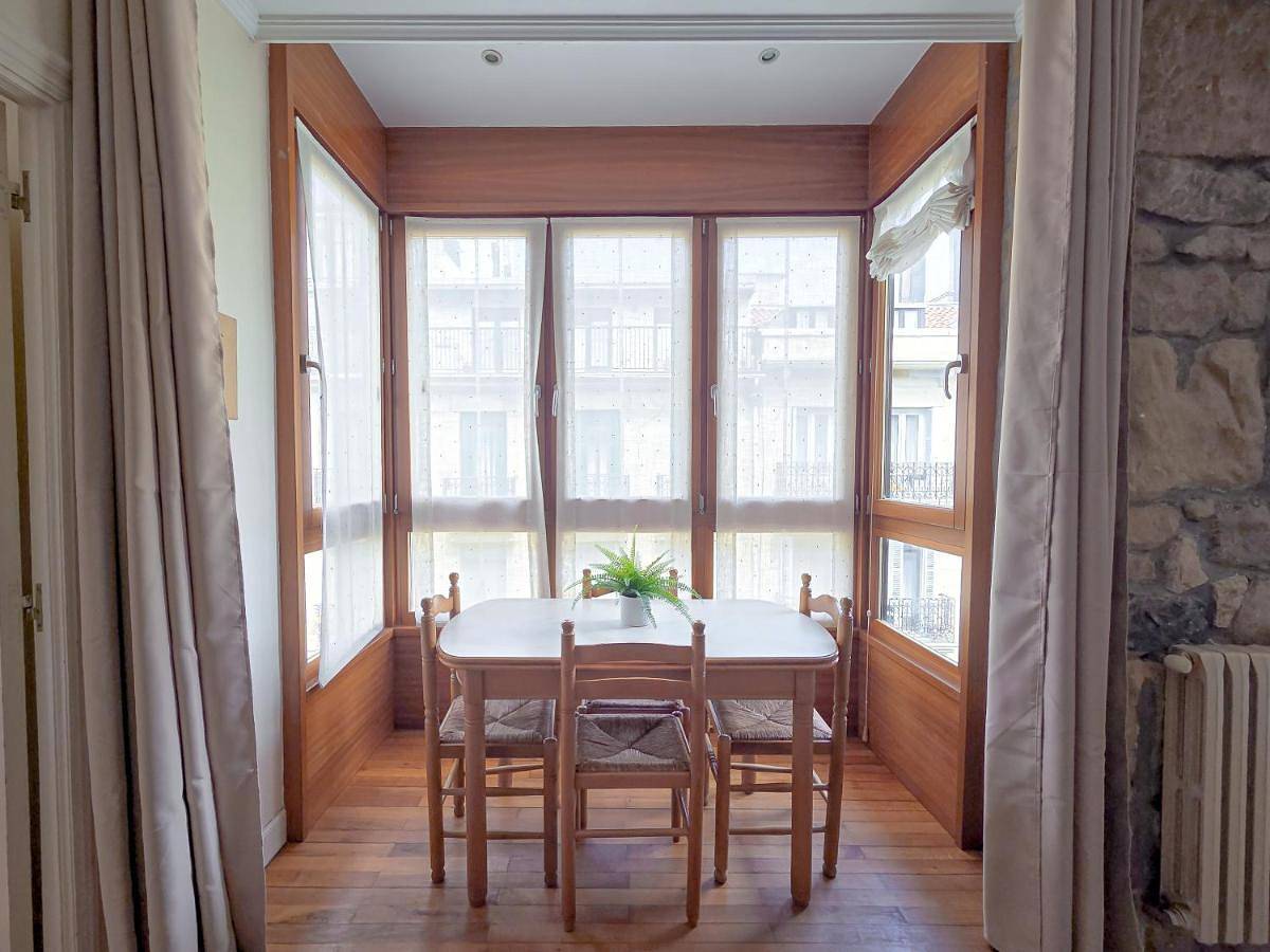 Ganze Wohnung, Apartment with Sea View in Zurriola (San Sebastian), San Sebastian