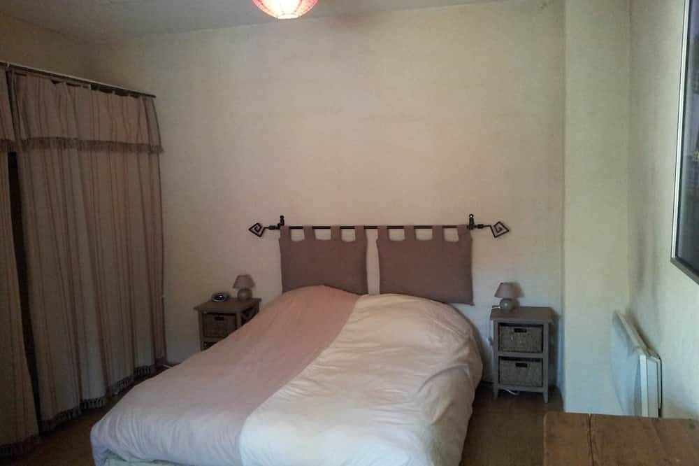 Appartement entier, Charmant appartement provençal, climatisé, à l'Isle sur la Sorgue 1 à 4 pers in L'Isle-sur-la-Sorgue, Vaucluse