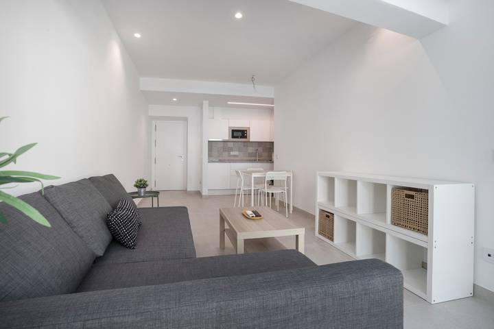Ganze Wohnung, Ferienwohnung 'Zimmer 1' mit Wlan und Klimaanlage in Torremolinos Zentrum, Torremolinos