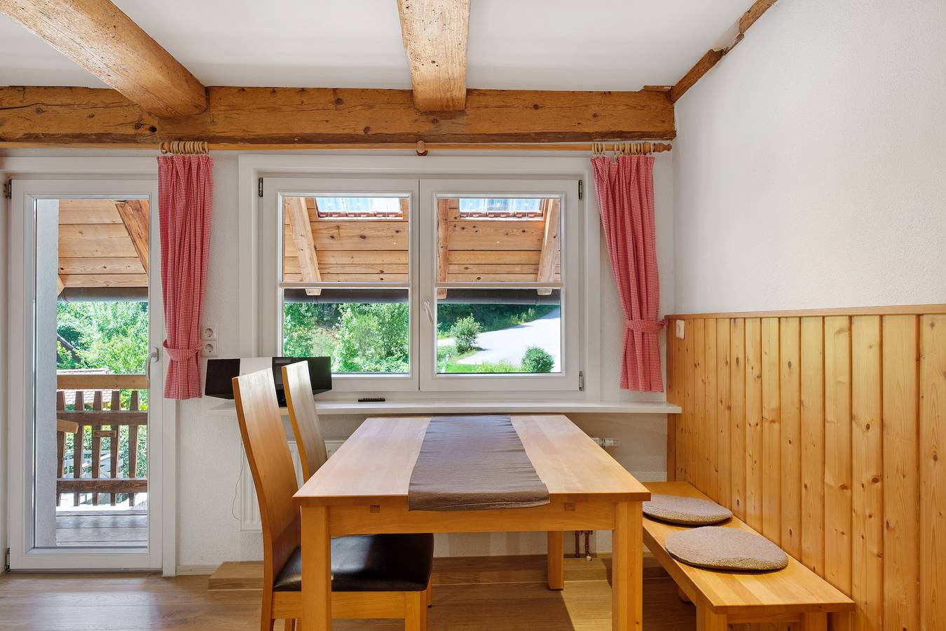 Ganze Wohnung, Ferienwohnung 'Bauernstüble' mit Bergblick, Gemeinschaftsterrasse und Wi-Fi in Gutach (Schwarzwaldbahn), Mittlerer Schwarzwald