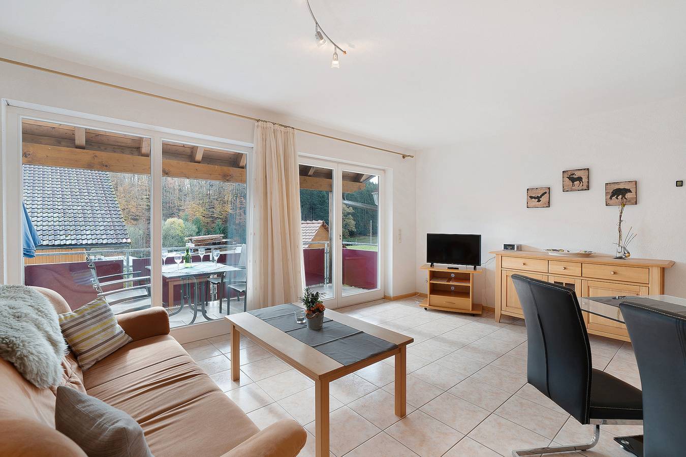 Apartamento inteiro, Apartamento vacacional 'Landblick' con balcón y wifi in Biederbach, Central Black Forest