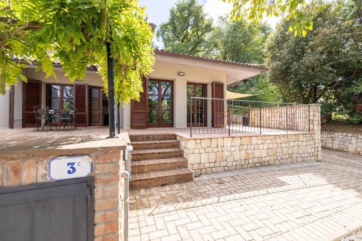 Casa vacanza per 6 persone, con Balcone e Terrazza nonché Giardino e Panorama a Monteriggioni