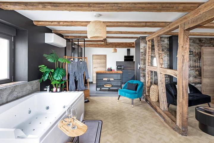 Gîte pour 2 personnes, avec jardin et jacuzzi à Muttersholtz
