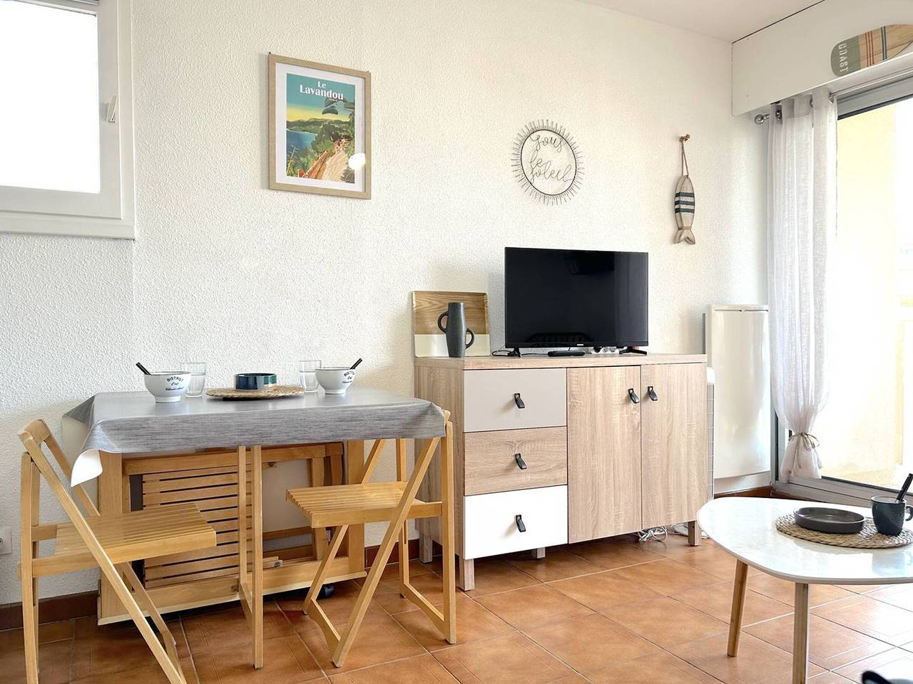 Appartement entier, Studio calme avec coin nuit, terrasse et parking - Proche plage et commerces in Le Lavandou, Parc national de Port-Cros