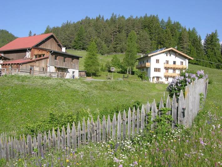 Bauernhof für 4 Personen, mit Terrasse und Garten sowie Pool und Ausblick
