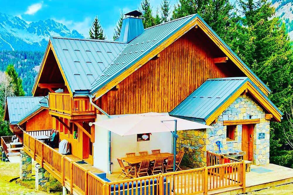 Luxury family, ski-in / ski-out chalet in Oz en Oisans (Alpe d'Huez Domain) in Oz (desambiguación), Parque Nacional de los Ecrins