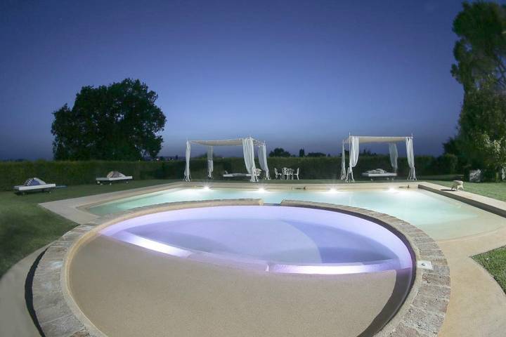 B&b per 3 persone, con Terrazza e Idromassaggio nonché Giardino e Piscina a Sinalunga