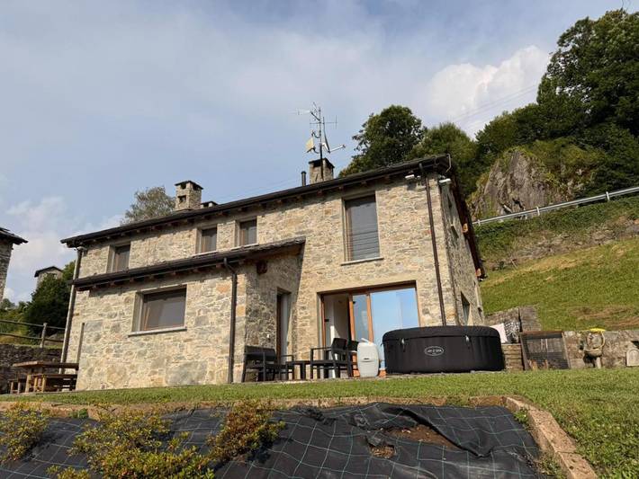 Chalet per 6 persone, con giardino e panorama nonché piscina, con animali domestici - 1