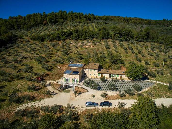 Agriturismo per 3 persone, con Balcone e Terrazza nonché Giardino e Piscina a Spello