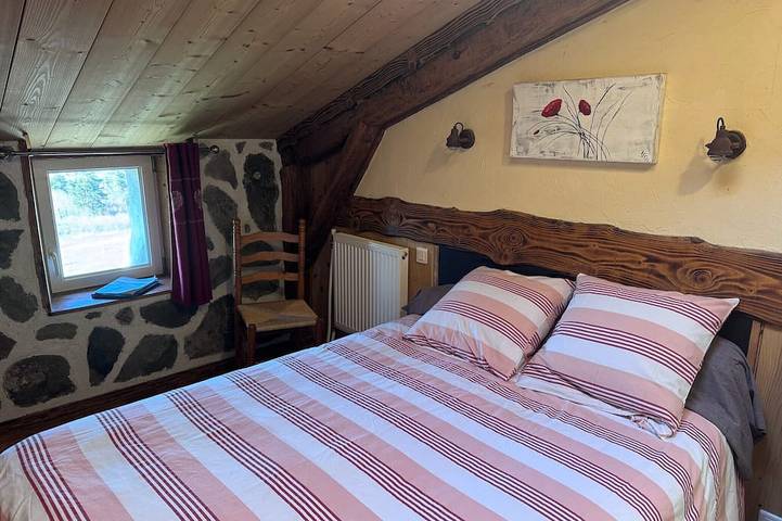 Chambre d’hôte pour 2 personnes, avec jardin en Haute-Loire