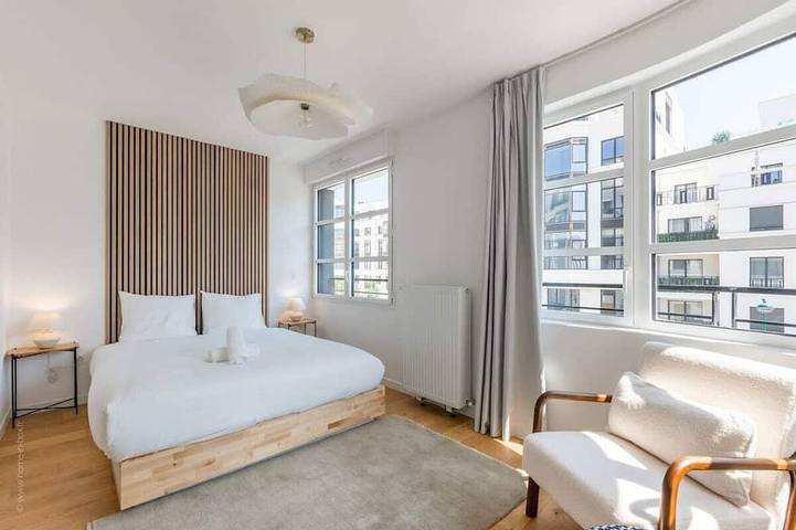 Ganze Wohnung, Apartment-Eigenes Badezimmer-Apartment-Strassenblick in Chessy, Seine-et-Marne