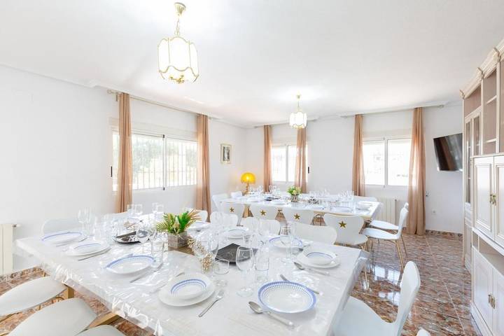 Casa rural para 12 personas, con jardín y piscina, Se admiten mascotas en Muchamiel