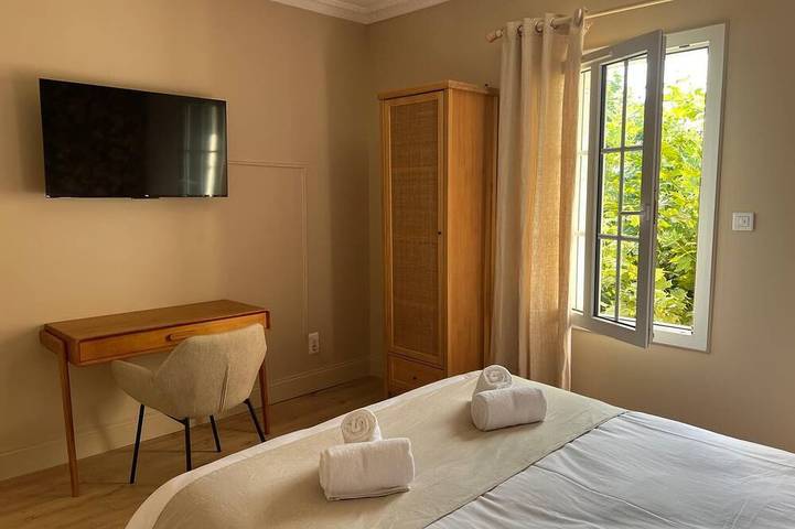 Location de vacances pour 2 personnes, avec piscine et jardin à Laplume - 2