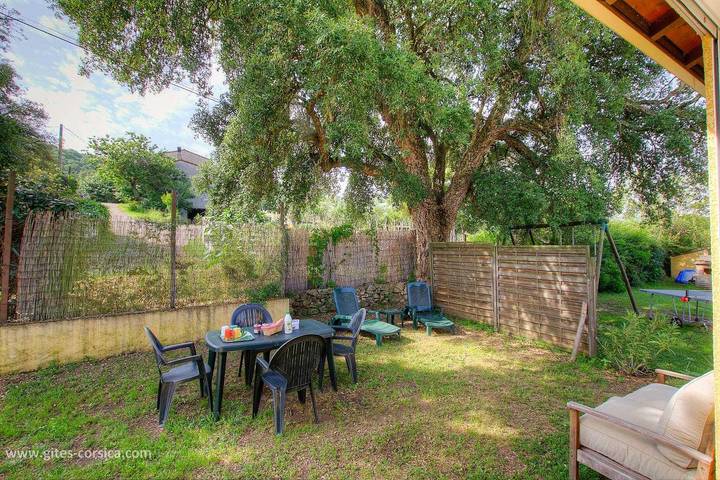 Gîte pour 2 personnes, avec Terrasse et Piscine à Appietto - 3