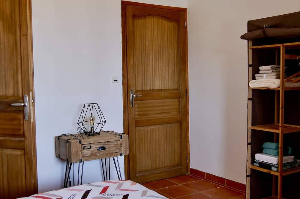 Ganze Wohnung, Bas de Villa vue mer & Piscine Privée in Coti-Chiavari, Ajaccio und Umgebung