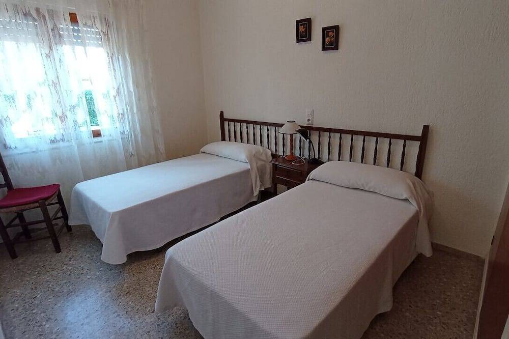 Villa Mit Schönem Und Ruhigen Garten 6 Menschen 200 M. Strand In Vinaroz in Vinaròs, Costa del Azahar