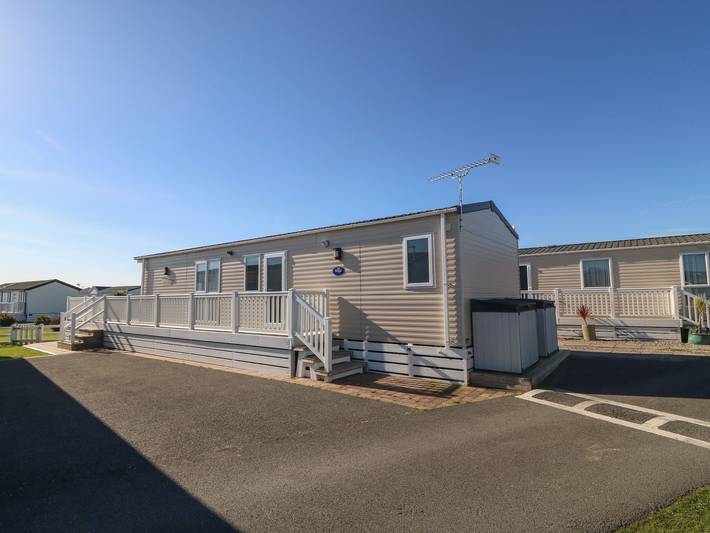 Holiday rental for 6 people, with Garden and Pool as well as Sauna and View in Pwllheli