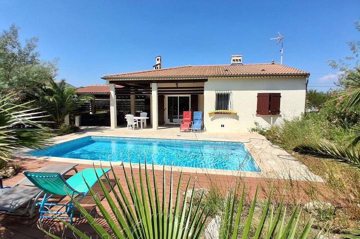 Villa pour 6 personnes, avec terrasse et jardin - 1