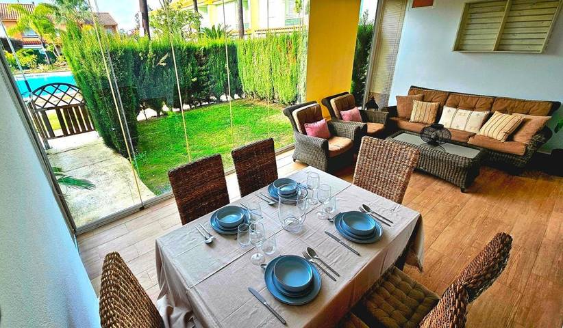 Casa de vacaciones para 10 personas, con terraza además de piscina y jardín, Se admiten mascotas - 1