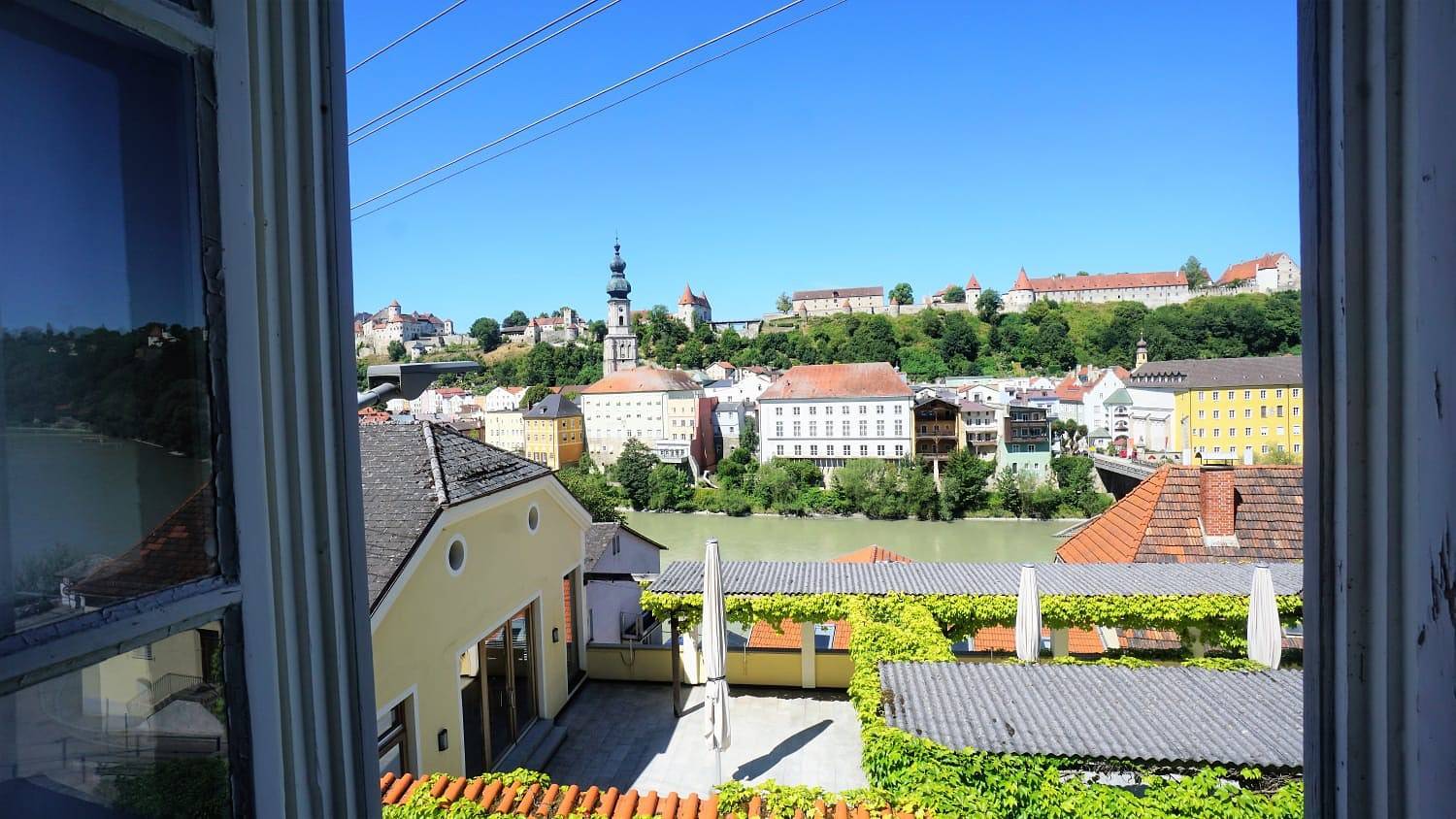 Gästehaus Burgblick im Weinhaus Pachler - Ferienwohnung mit ausgezeichneter Aussicht in Hochburg-Ach, Braunau am Inn