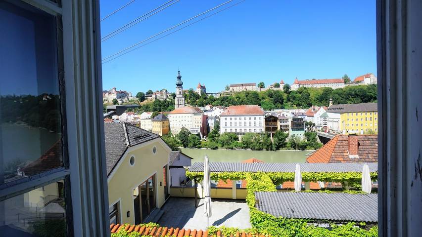 Gästehaus Burgblick im Weinhaus Pachler - Ferienzimmer für bis zu 2 Erwachsene in Hochburg-Ach, Braunau am Inn